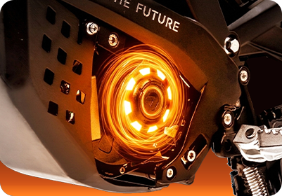 Composant moteur Falcon Lite avec halo orange derrière une grille noire